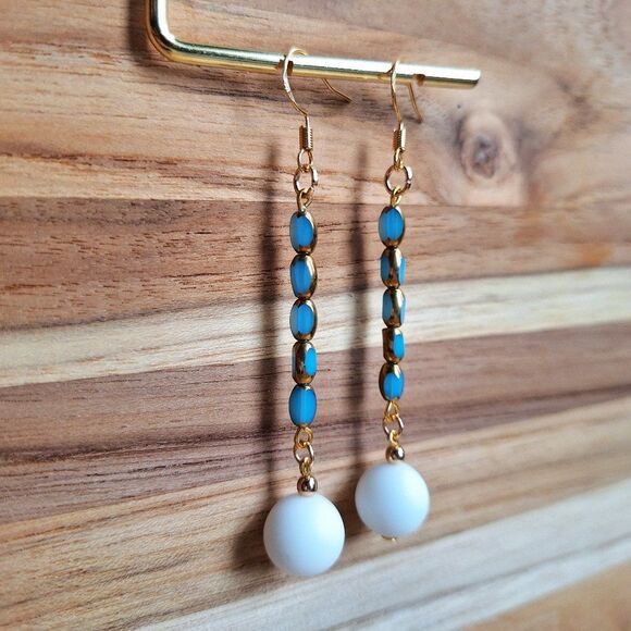 White Stone 18k Gold Dangle Earrings Coastal Style Boho 70s Mid Century Modern - Picture 6 of 6